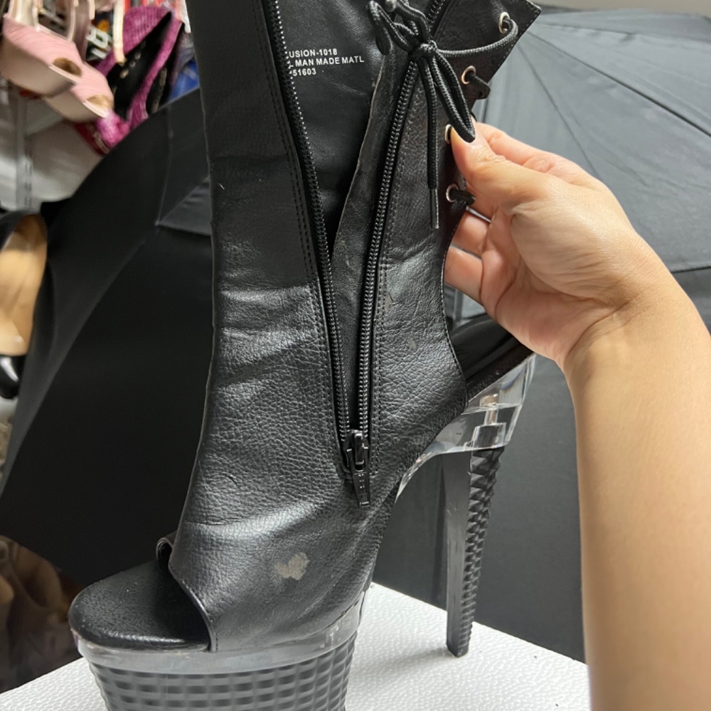 Boots - Picture 3 of 4